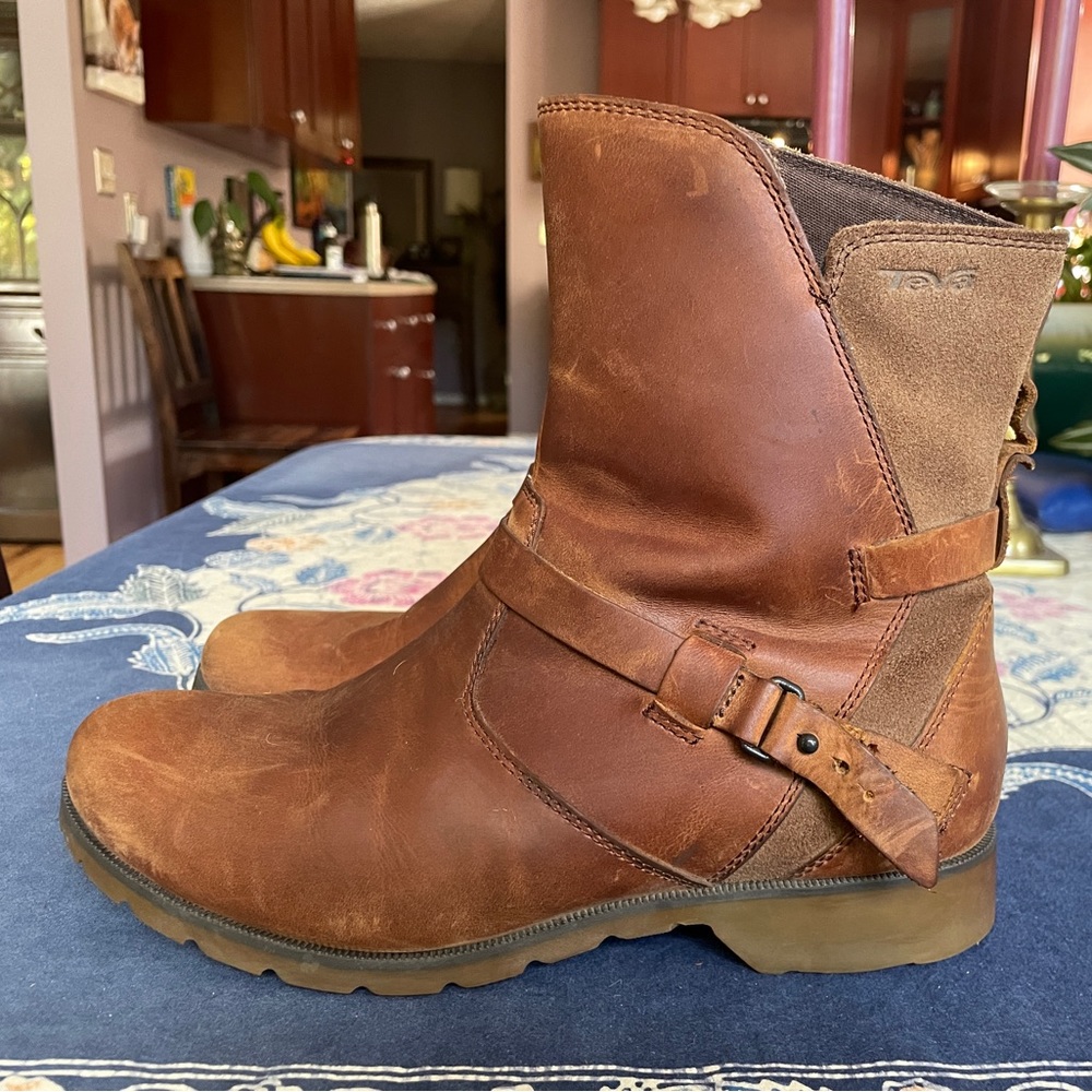 Teva Delavina Low Boot, 8.5 Women’s